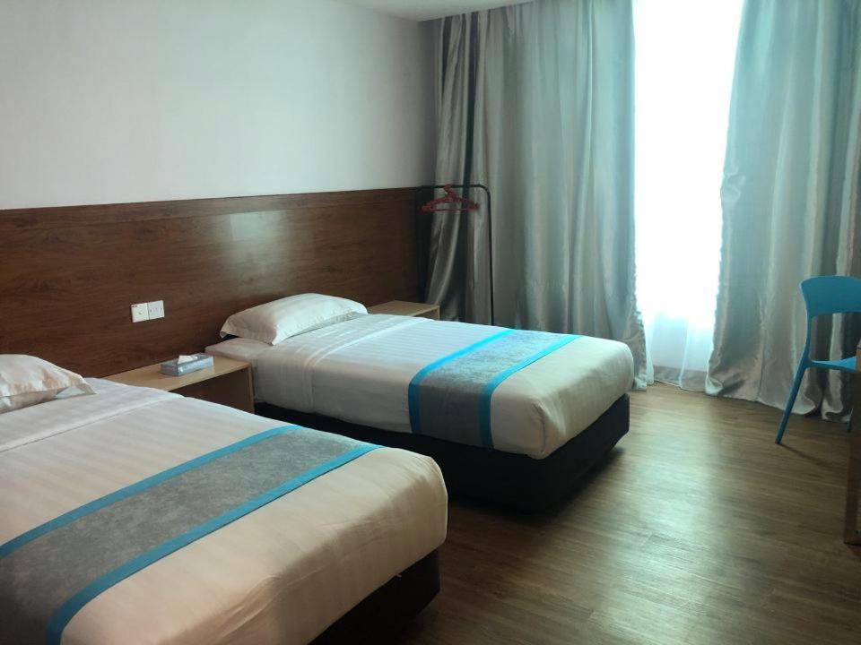 Td Mutiara Hotel Semporna Exterior photo