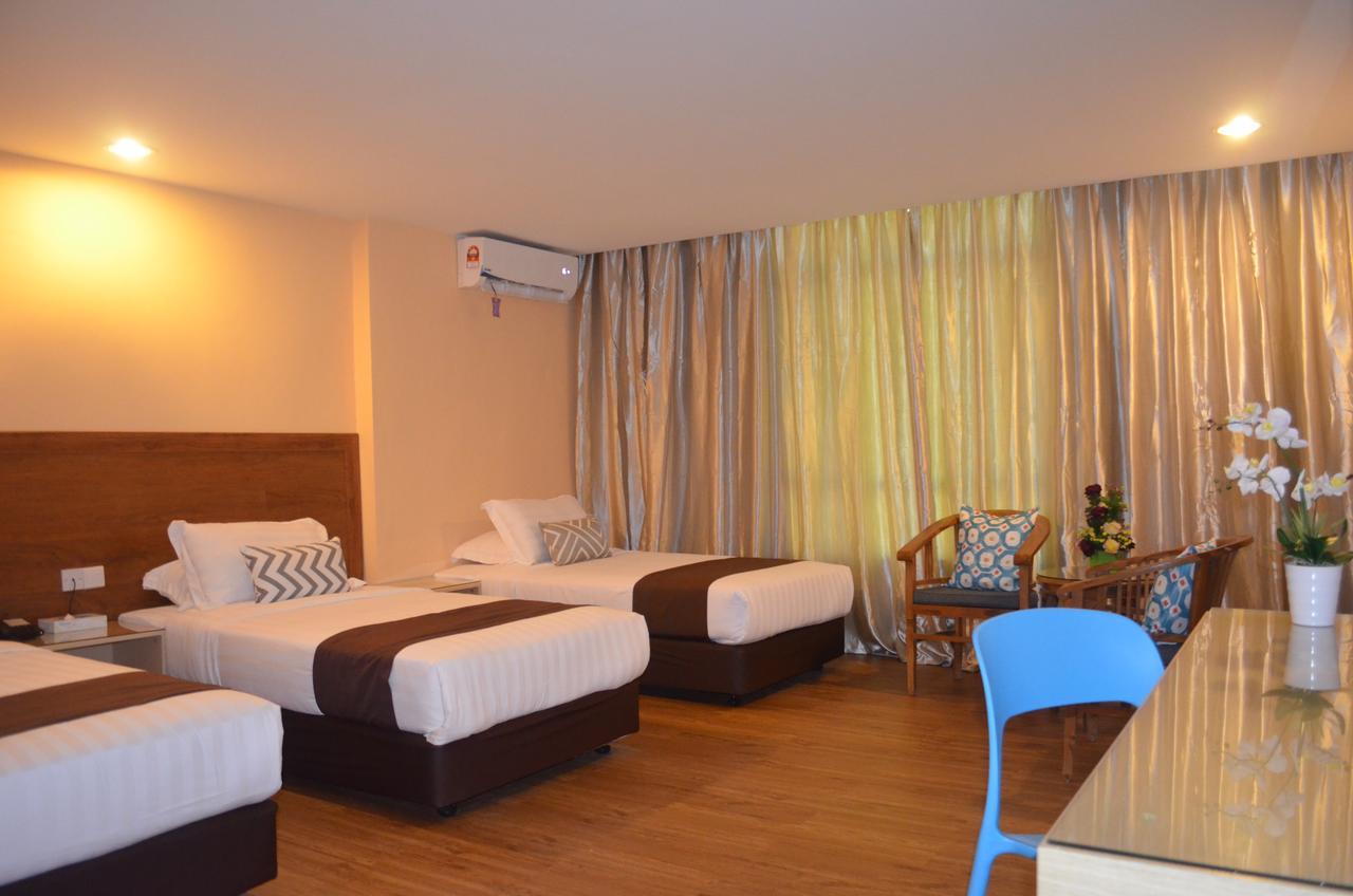 Td Mutiara Hotel Semporna Exterior photo