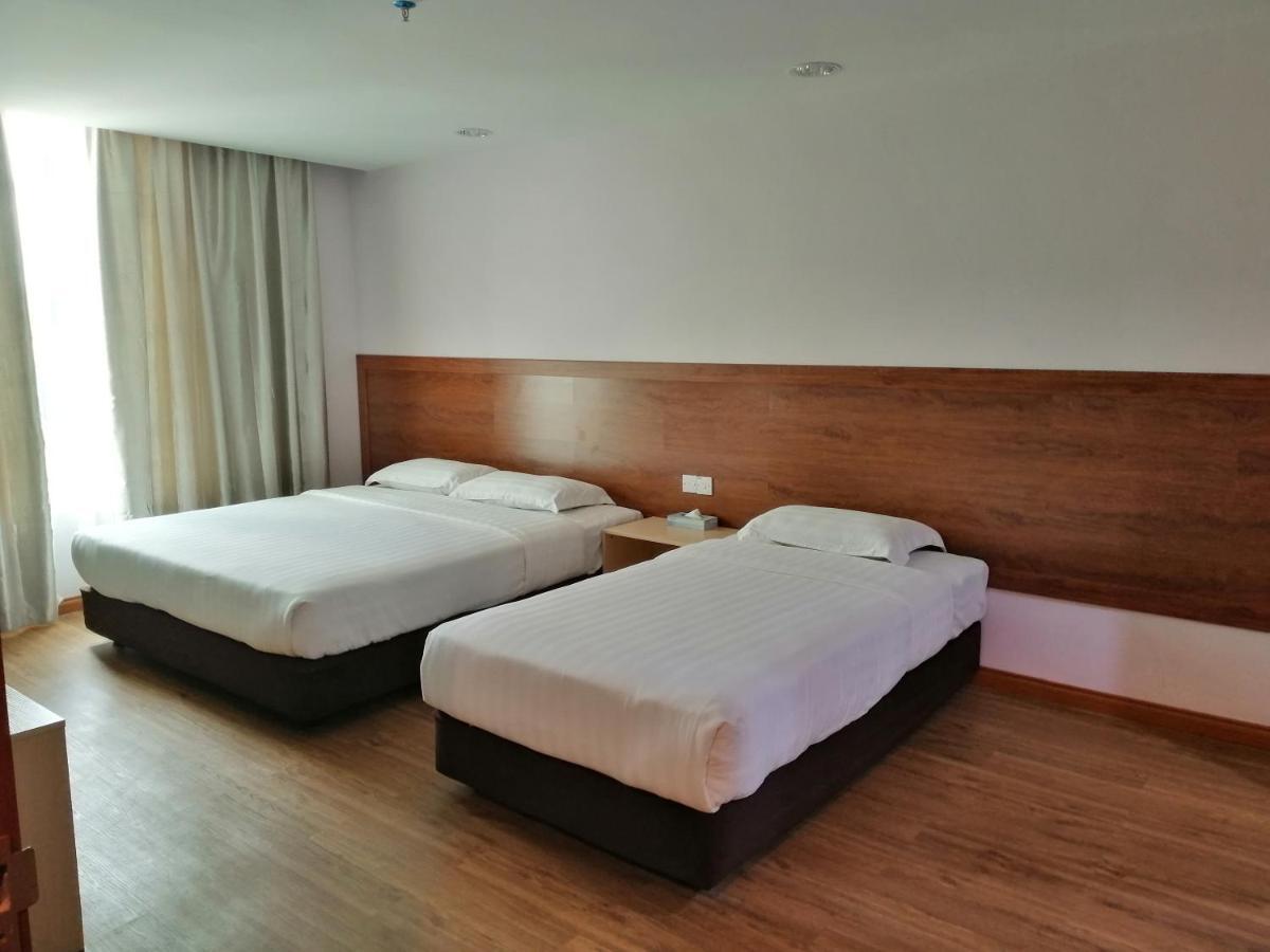Td Mutiara Hotel Semporna Exterior photo